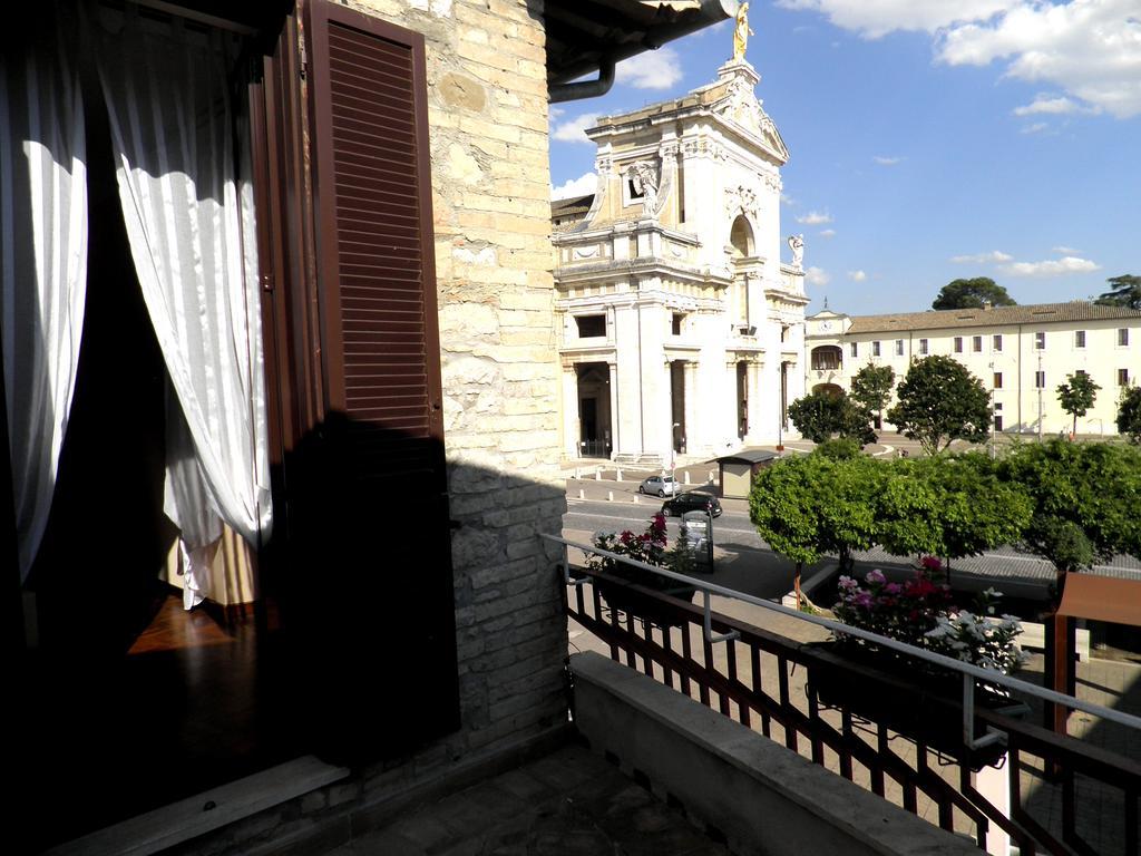 Piazza Degli Angeli Hotel Assisi Exterior photo