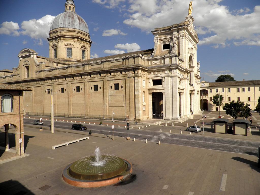 Piazza Degli Angeli Hotel Assisi Exterior photo